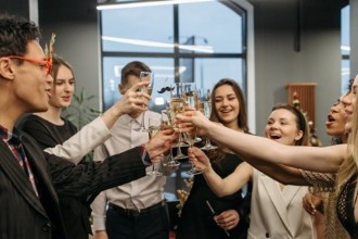 Nieuwjaarsborrel: vier het nieuwe jaar met collega’s